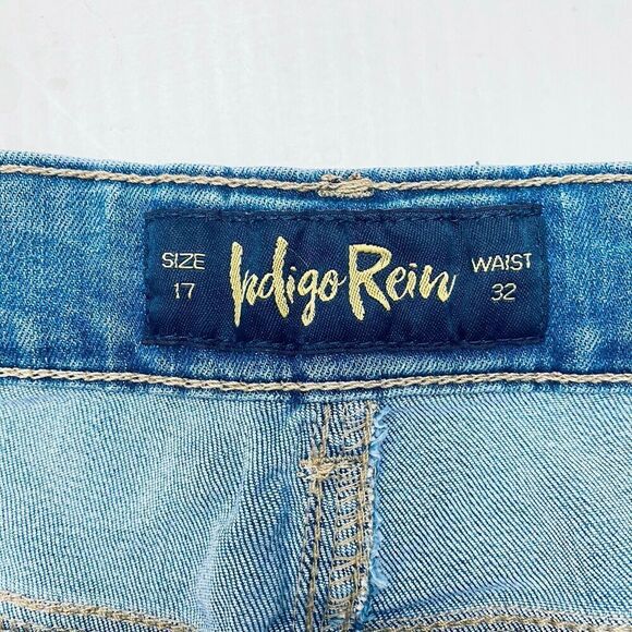 Womens Indigo Rein Floral Embroidered Denim Shorts Size 17 Raw Hem Daisy Duke - Picture 4 of 13